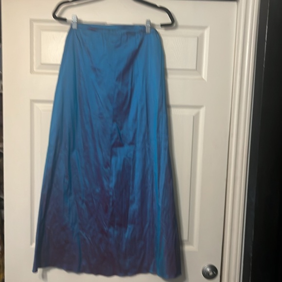 Iridescent maxi skirt - Picture 3 of 5